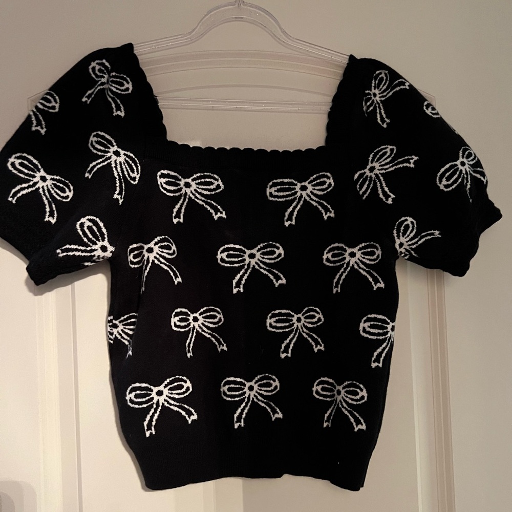 Black Bow-Pattern Short Sleeve Knit Top - Women